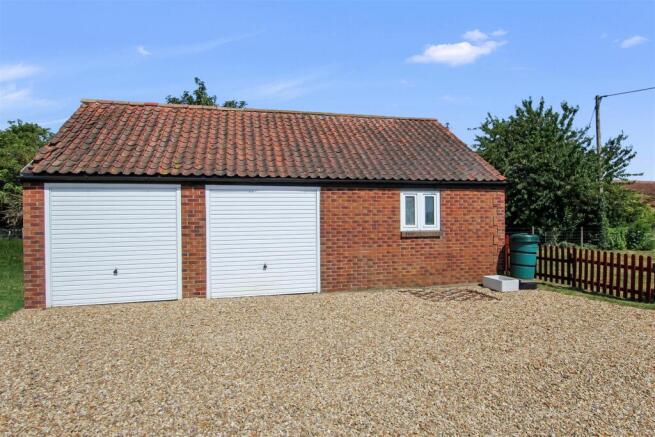 Double Garage.JPG