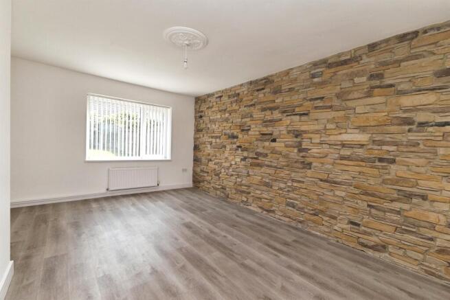 3 bed Semi-Detached for sale Image 6