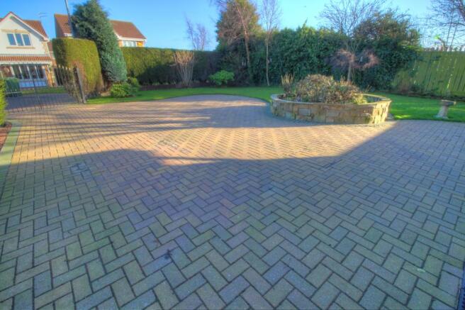 Front Driveway Garden