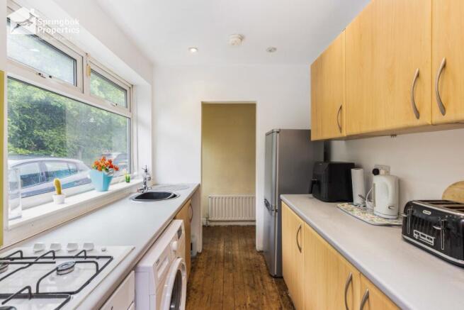 4 bed Link Detached House for sale Image 5