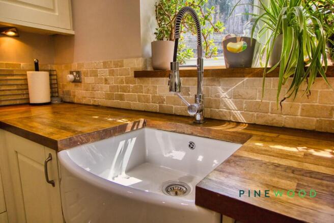 4 bed Detached for sale Image 7