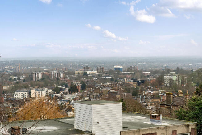 1403905-8-69720fe...