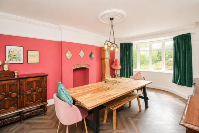4 bed Detached for sale Image 8