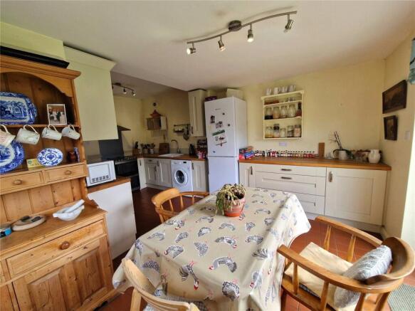 2 bed Semi-Detached for sale Image 4