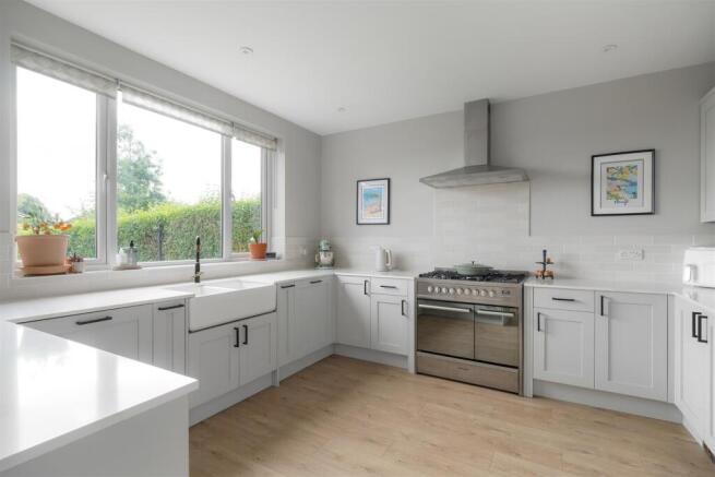 3 bed Semi-Detached for sale Image 9