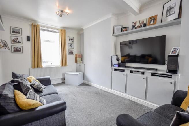 Living Room/Dining Area
