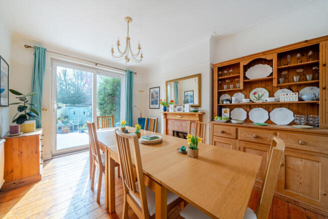 1432254-4-69c1374...