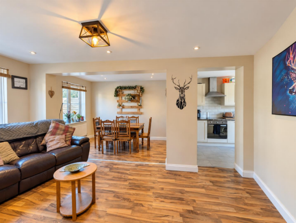 Chestnut Close, Mile End, Coleford photo 3
