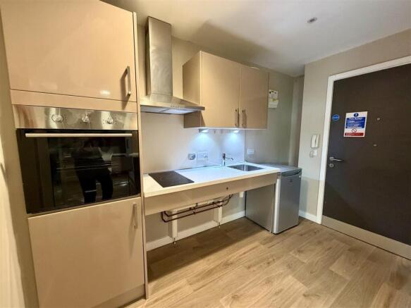Kitchen Pic 2.jpeg