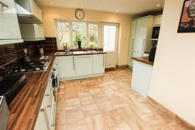 BREAKFAST KITCHEN
