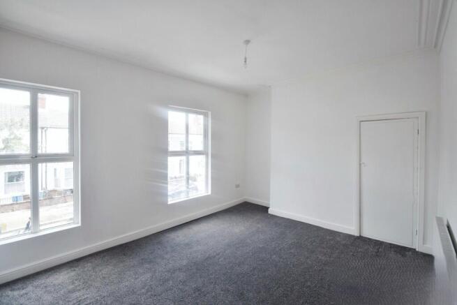 3 bed Not Specified to rent Image 5