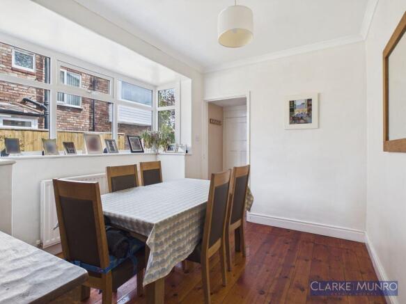 4 bed Semi-Detached for sale Image 5