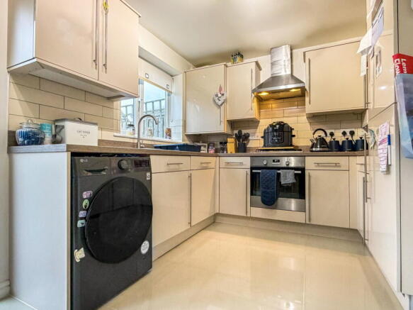 3 bed Semi-Detached for sale Image 5