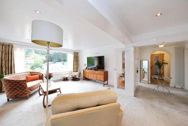 2 bed Flat for sale Image 4