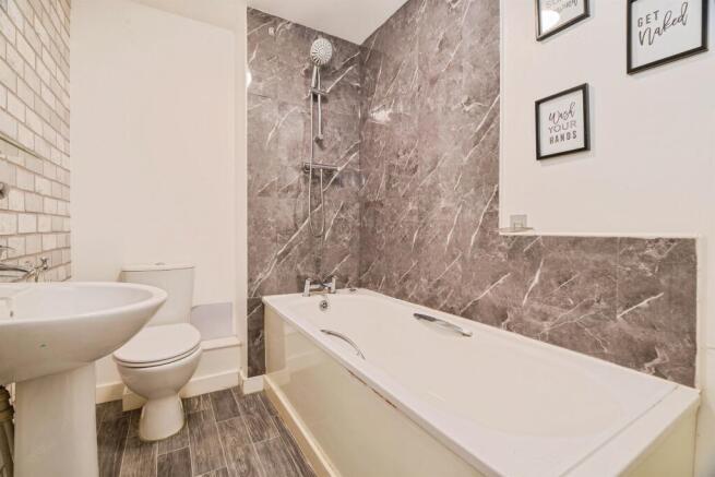 2 bed Terraced for sale Image 12