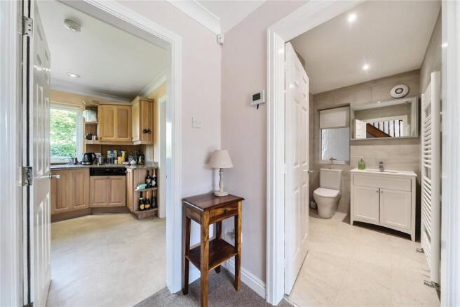 5 bed Detached for sale Image 12