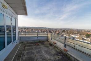 Flat 37, 69 Centurion House, Station Road, The Hale, Edgware HA8 7JQ