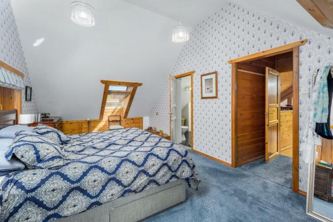 Master Bedroom-4.jpg