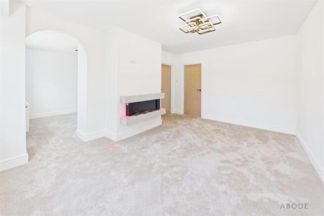 Beacon Drive, Rolleston-On-Dove, Burton-On-Trent photo 4
