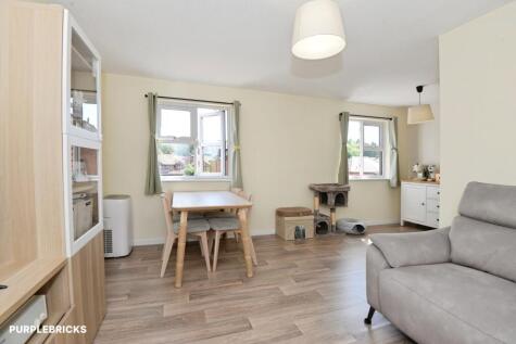 Ancona Close - Ramleaze, Swindon, SN5