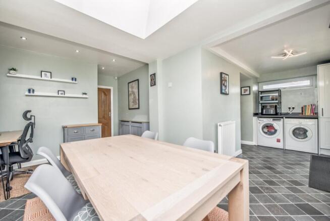 3 bed Semi-Detached for sale Image 10