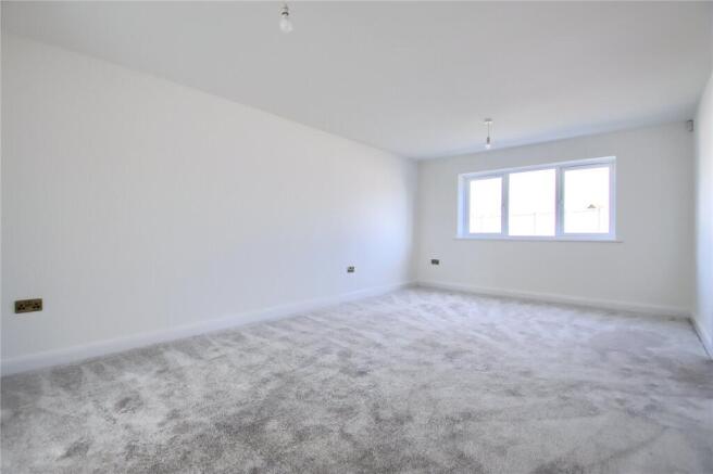 5 bed Detached for sale Image 12