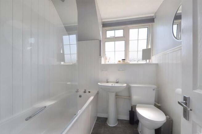 Bathroom..jpg