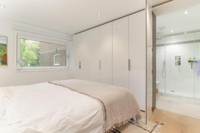 2 bed Apartment for sale Image 11