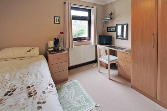 Bed_2dp_dp_2707221.jpg