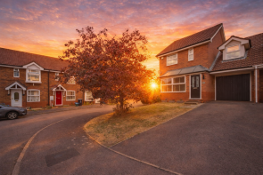 32, Dodington Close, Gloucester GL4 3JG