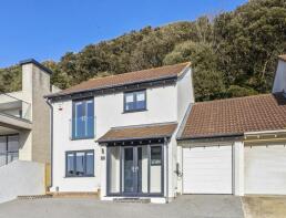 45, Radnor Cliff, Folkestone CT20 2JL