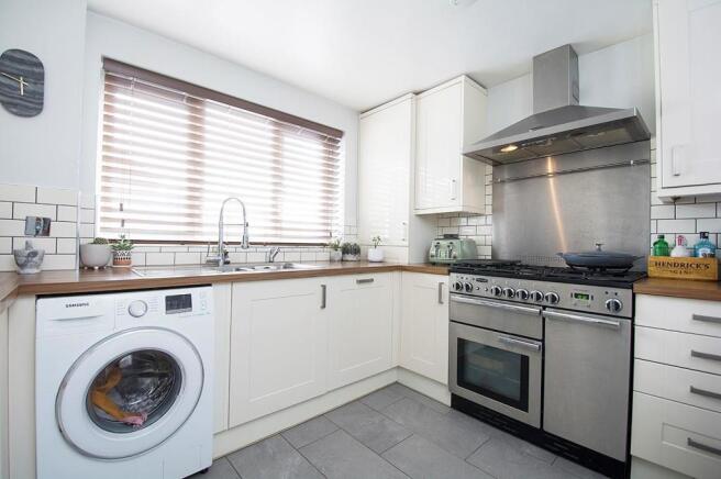 kitchen 2.jpg