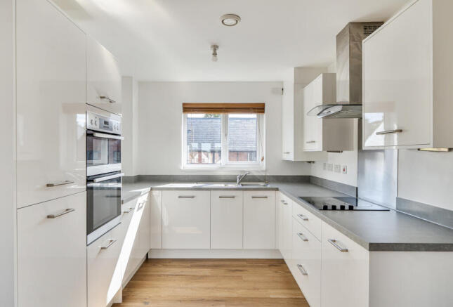 Mustoe Road, Frenchay, Bristol, Gloucestershire, BS16 photo 4