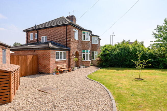 3 bed Semi-Detached for sale Image 12