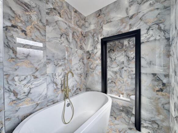 2 bed Flat to rent Image 5
