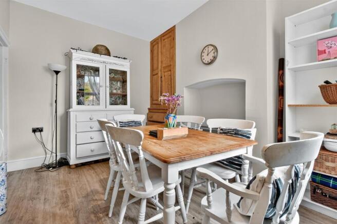 2 bed Terraced for sale Image 6