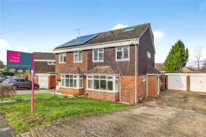 118, Staplehurst, Bracknell RG12 8DD
