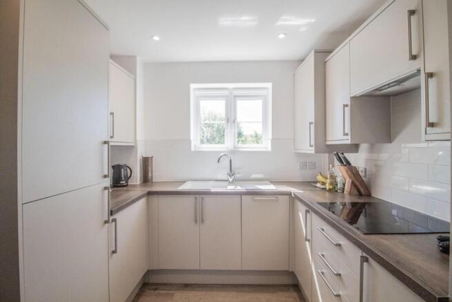 10 Saffron Fen Place [Kitchen] 01.jpg