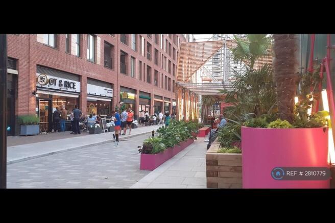 Eateries Minutes Away