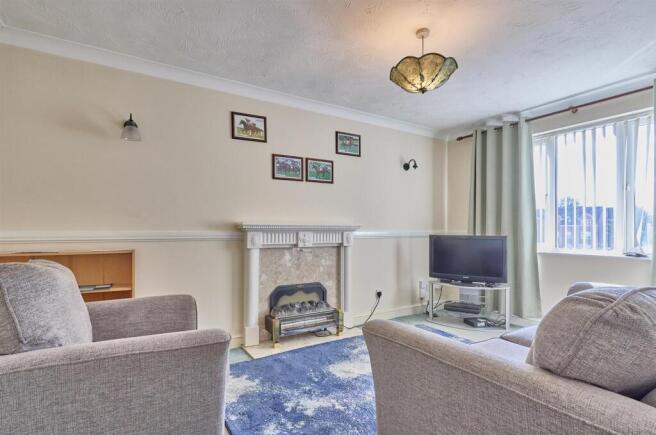 Lounge to Front