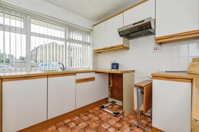 2 bed Semi-Detached Bungalow for sale Image 5