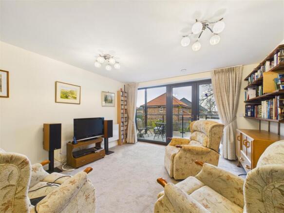 2 bed Retirement Property for sale Image 4