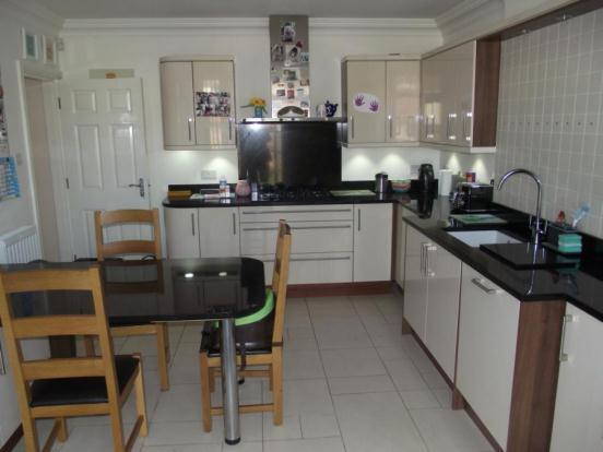 Kitchen/Breakfast Rm