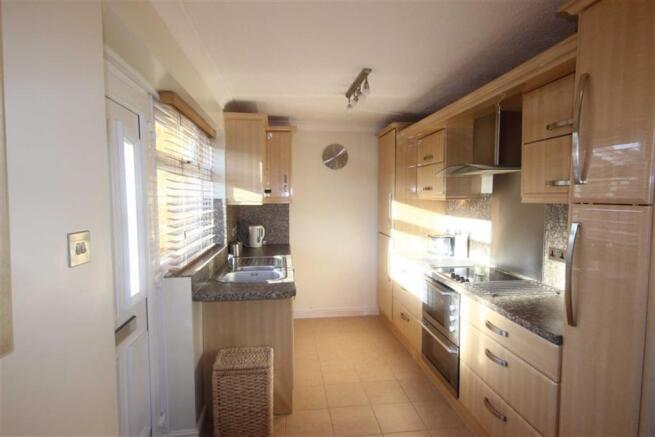 FITTED KITCHEN