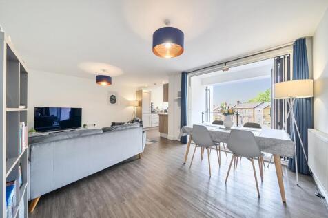 Chase Road, Epsom, KT19