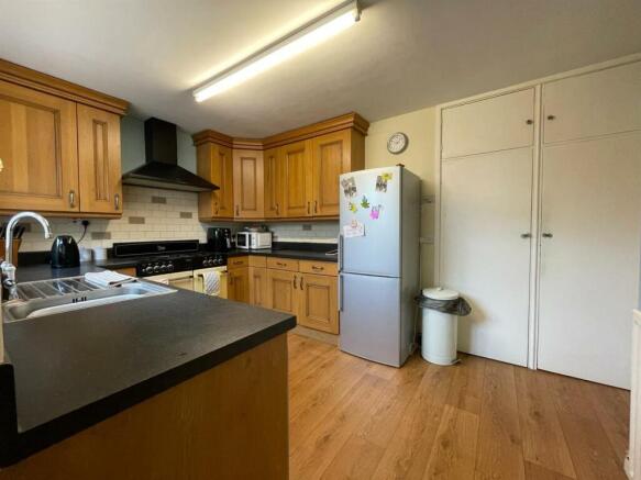 49 leeming kitchen 2.jpg