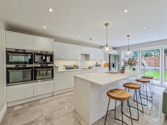 kitchen-breakfast area