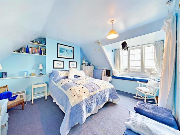 Second Floor Bedroom (Ensuite & Seaviews))