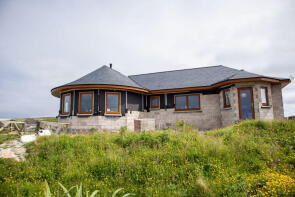 8, Rushgarry, Berneray HS6 5BQ