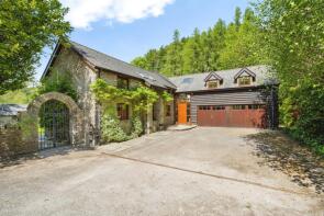 Dyffryn House, Dyffryn Uchaf Farm, Goytre SA13 2YA